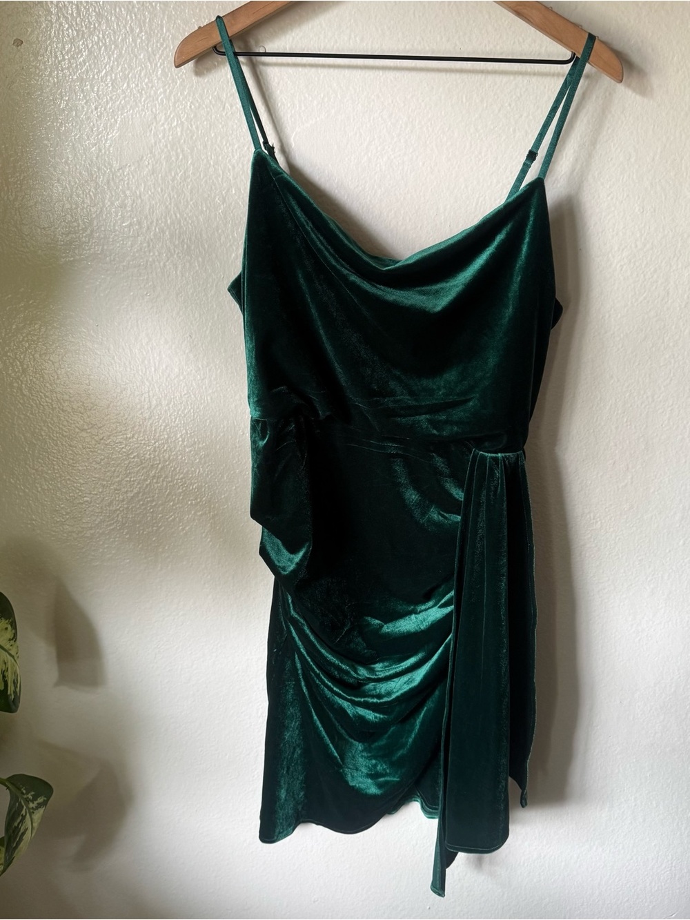 Lulus | Living it Luxe Emerald Green Velvet Tulip Mini Dress - Picture 2 of 7